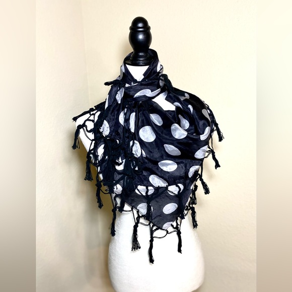 CODELLO 100% Silk Black& White Polka Dot Print Lightweight Everyday Tassel Scarf - Picture 2 of 9